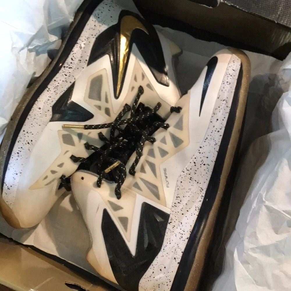 👟NIKE BASKETBALL LEBRON X P.S. Elite+ Sneakers